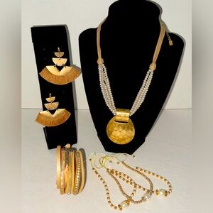 Necklace Set